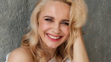 Ребрик показала, як розважалася з трьома доньками на шляху до Анталії