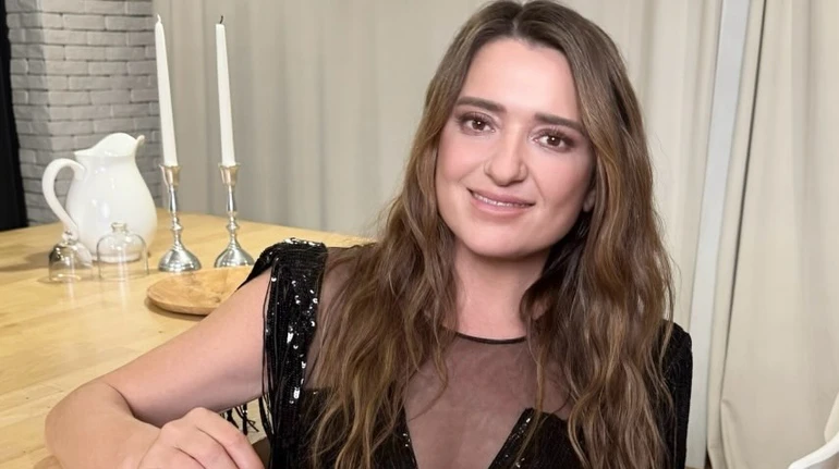 Тут зморшечка і тут: Могилевська чесним відео без мейкапу відповіла на закиди щодо використання ШІ