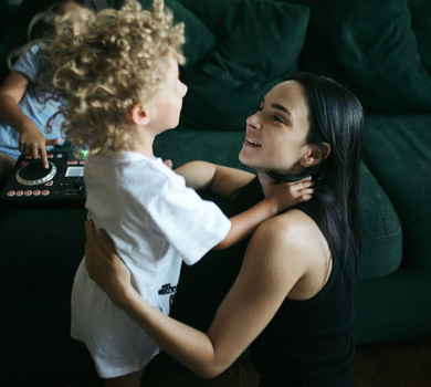 Сам зняв собі шви: Мірошниченко розповіла про нову витівку 4-річного сина