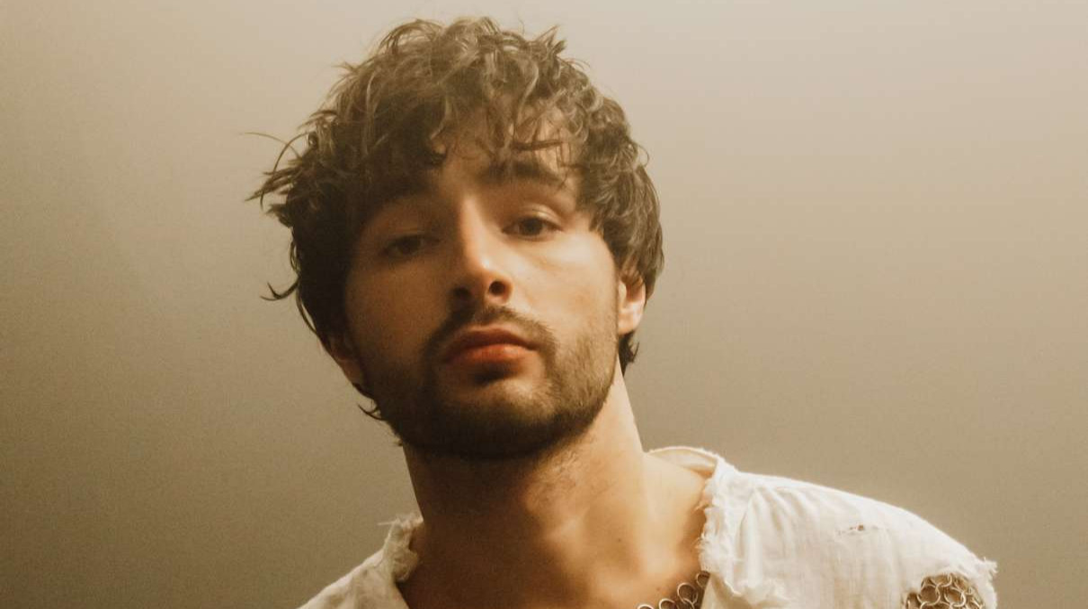 Герци: KHAYAT представив містичний кліп на пісню для Євробачення, а Бурмака виконала її під гітару. Відео