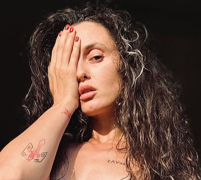 І костюм не потрібен: Аліна Паш на Геловін показалася топлес