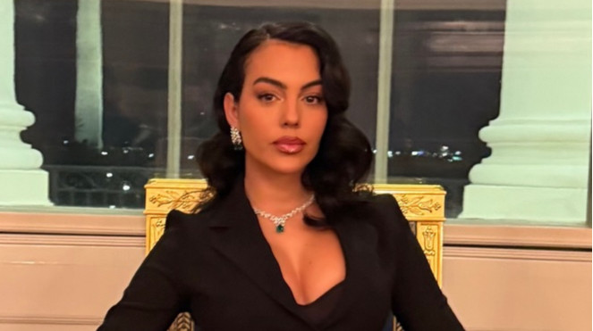 Наречена Роналду вигуляла декольтований total black на прем'єру фільму про Меланію Трамп у Білому домі