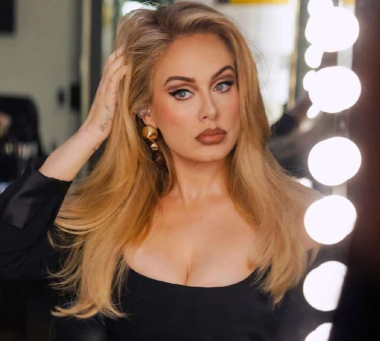 Адель на концерті нецензурно вилаяла фаната за гомофобний вислів. Відео