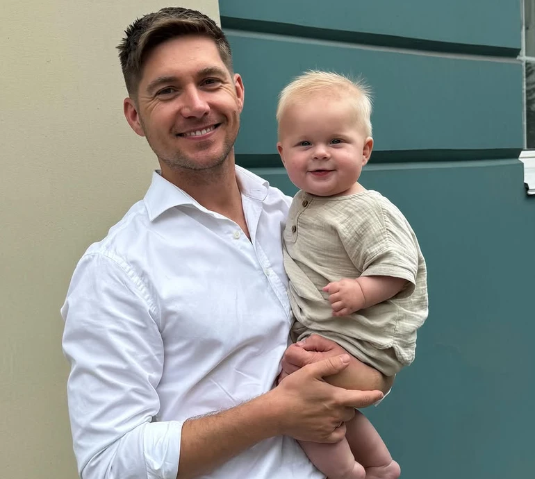 Остапчук замилував першою стрижкою 7-місячного сина