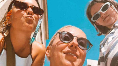 Матвієнко з двома доньками наробила кумедних кадрів на відпочинку в Іспанії