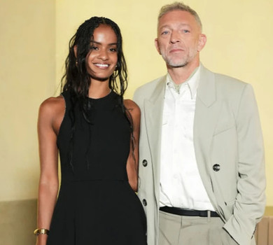 Моє благословення: Венсан Кассель з голим торсом показався в обіймах коханої у бікіні. Фото