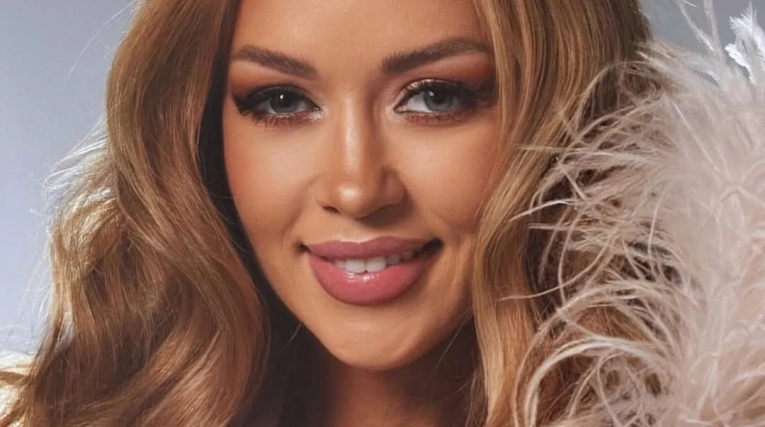 Трохи сповільнююся: Валевська показала, як займається йогою в своєму місці сили. Відео