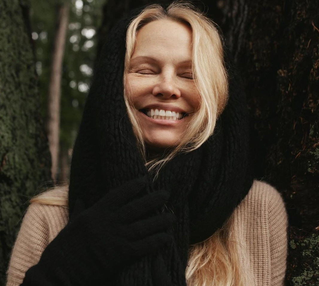 Вільна і чиста: Памела Андерсон розповіла, чому перестала робити уколи краси і як почувається в менопаузі