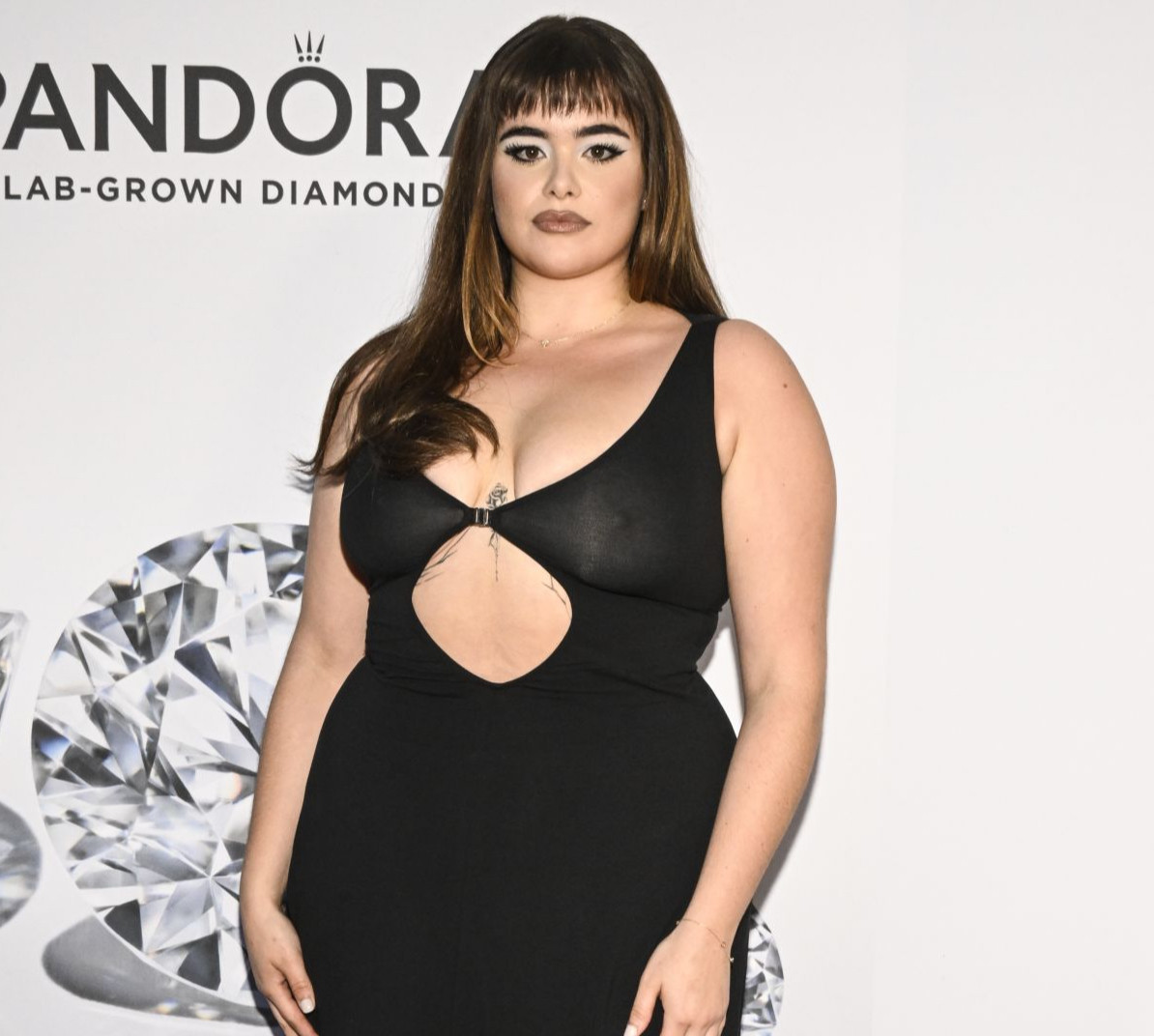 Більше не товста подружка: зірка Ейфорії у сексі-вбраннях приголомшила фанів схудненням. Фото