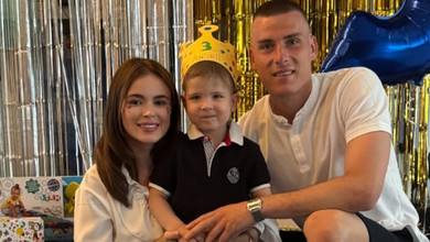 Лунін із 3-річним сином і дружиною показалися в леопардовому фемілі-луці біля басейну. Фото