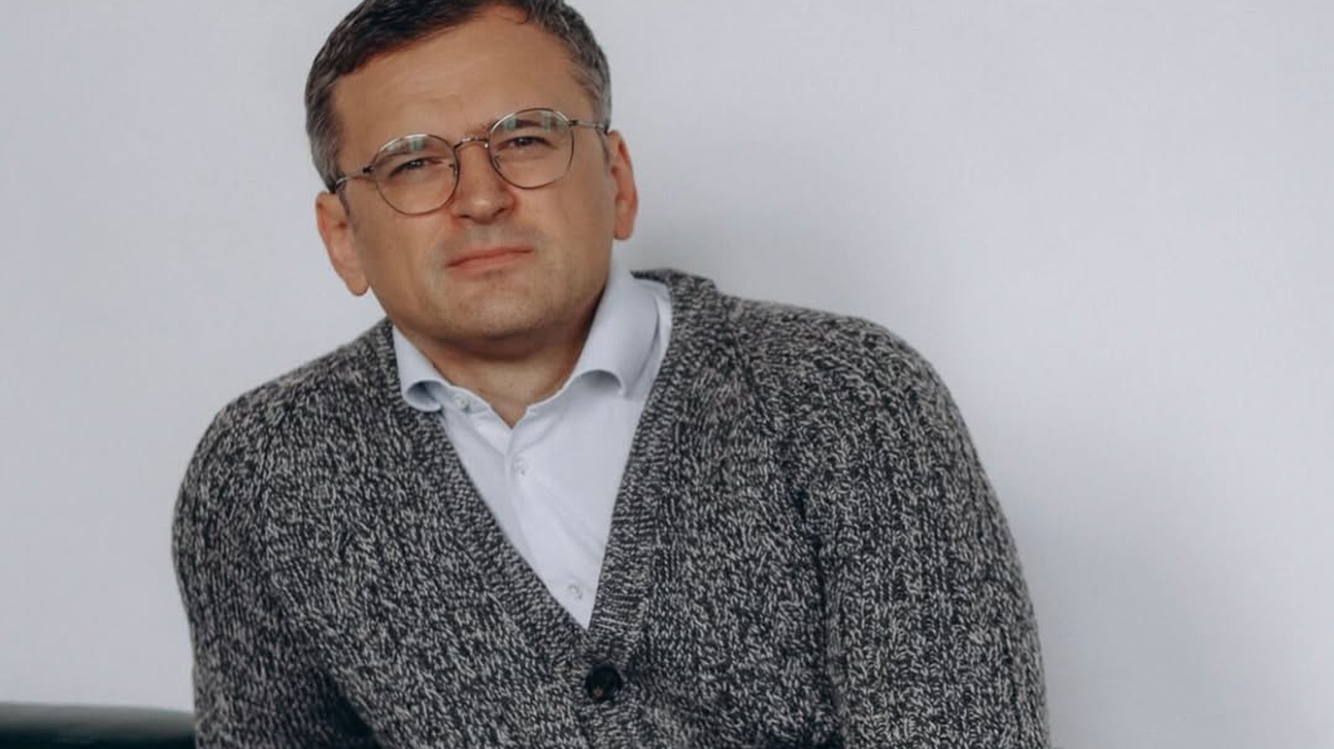 Любов із минулого, татуювання і сигара в прямому ефірі: цікаве з біографії Дмитра Кулеби