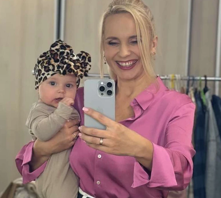 За 5 хвилин до ефіру: Ребрик показалася на роботі зі своєю 6-місячною богинею