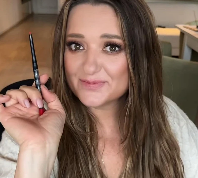 Тримайтеся: Могилевська показала результат експерименту з макіяжем. Фото