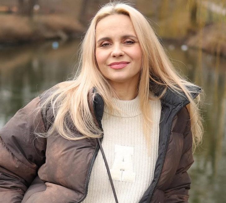 Відчуваю її в повітрі: Ребрик у відтінках коричневого пораділа наближенню весни. Фото