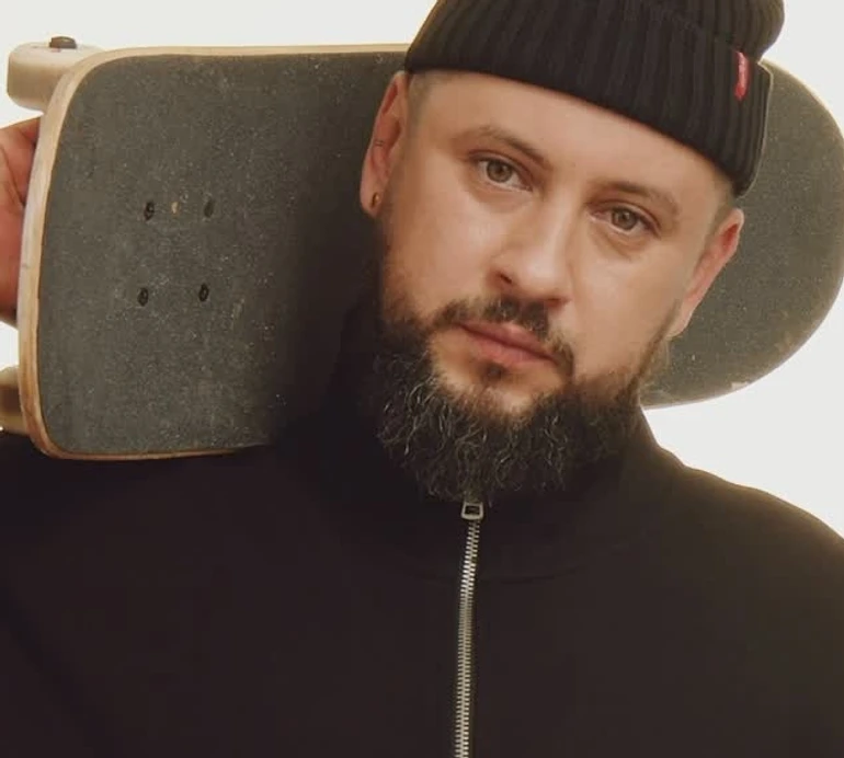 Моя: Монатік прихилився до дружини для ніжного фото