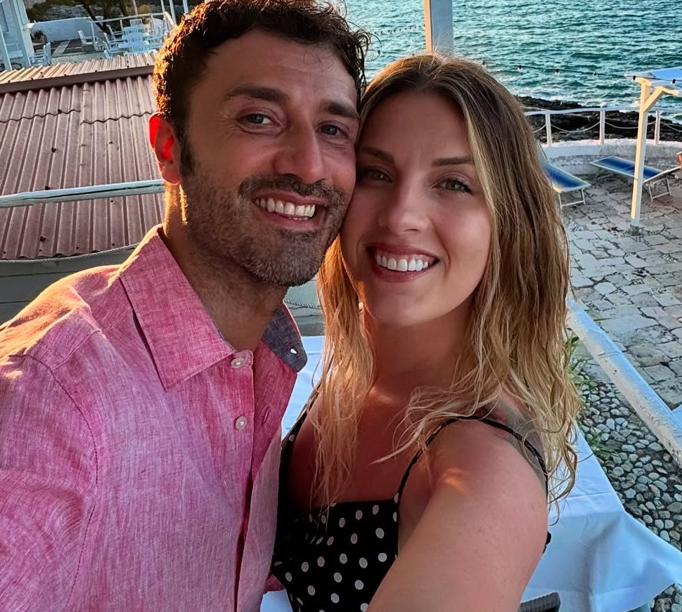 Мені пощастило: Харлан романтичними фото привітала коханого з 38-річчям