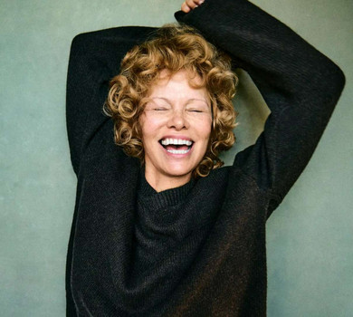 Кучерява Памела Андерсон знялася для глянцю і розкрила правду про роман із Ліамом Нісоном