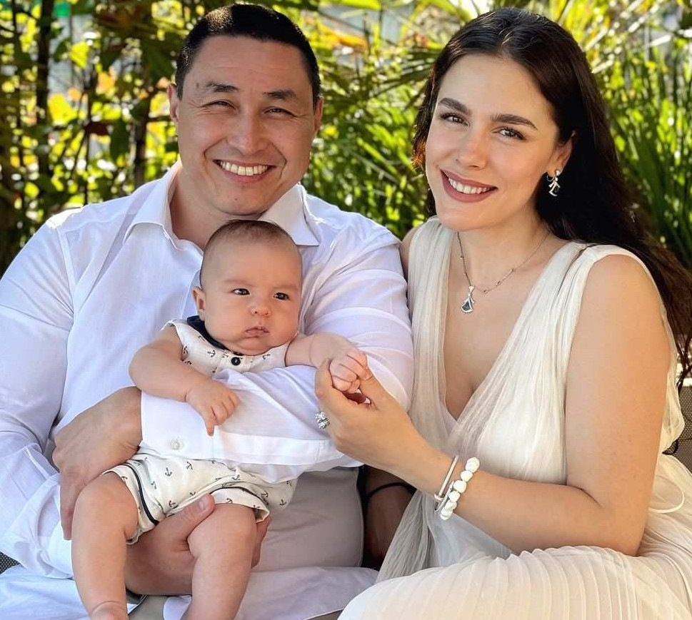 Маю все, про що завжди мріяла: Онуфрійчук показалася в день свого 38-річчя в колі близьких та з сином на руках