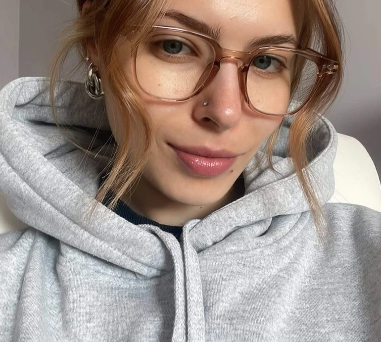 Аби за щось жити: 22-річна дочка Кравець розказала, де працює і в якому напрямку хоче розвиватися