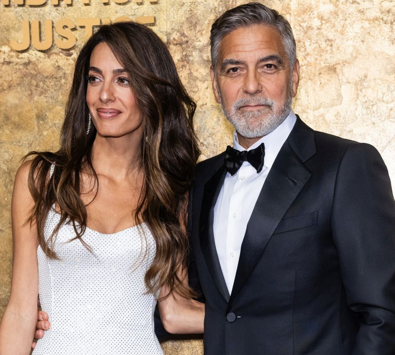 Декольтовані Клум із Вергарою, Хетевей в сукні як у Шиффер та Деймон і Крейг з дружинами засвітилися на премії Клуні. ФОТО