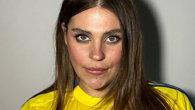 Заріцька у бікіні поплескалася у водоспаді і показала рандоми з подорожей