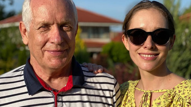 Розмір ноги, зріст і не лише: Осадча привітала батька з днем народження та розповіла про їхні спільні риси. Відео