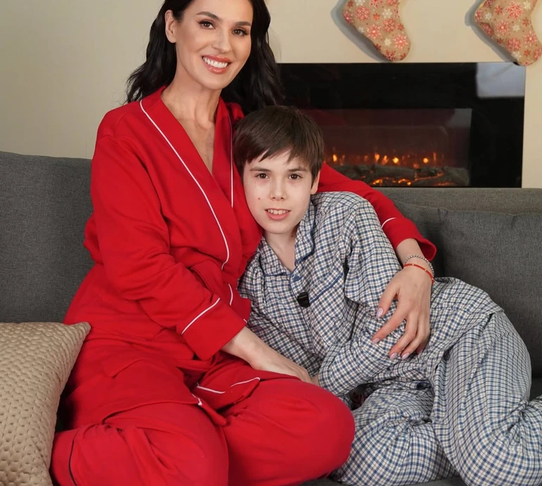 Просто вдома, просто разом: Єфросиніна пораділа рідкісним митям з чоловіком і дітьми на милих фото