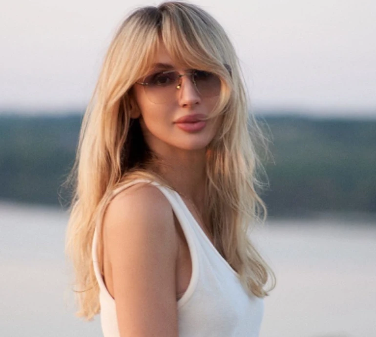 Лобода в планці, присіді та на стільці показала, що робить для гарячого вигляду в бікіні. ВІДЕО