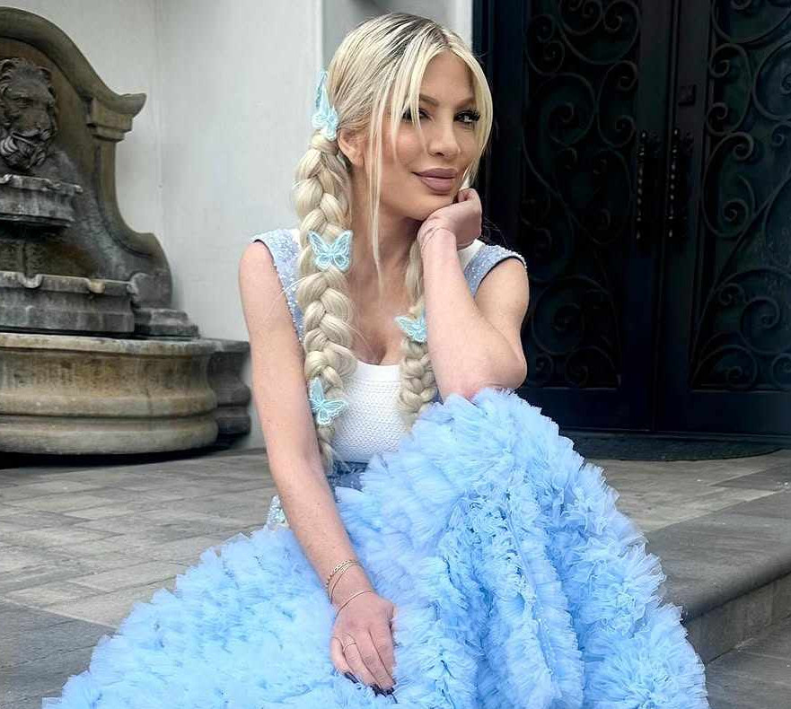 Сексуальна звірюка: Торі Спеллінг привітала з 61-річчям колегу з Району Беверлі-Хіллз. Фото