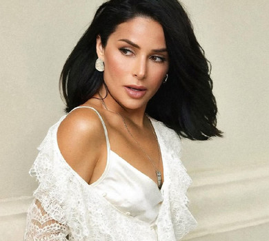 Огнєвіч у ніжному мереживі та замшевих чоботах відчула подих осені. Фото