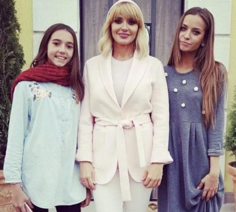 Невістка Марченко засвітилася в московському бутіку в луці за 30 тисяч, а дочка пасе задніх у рейтингу тамтешнього вишу