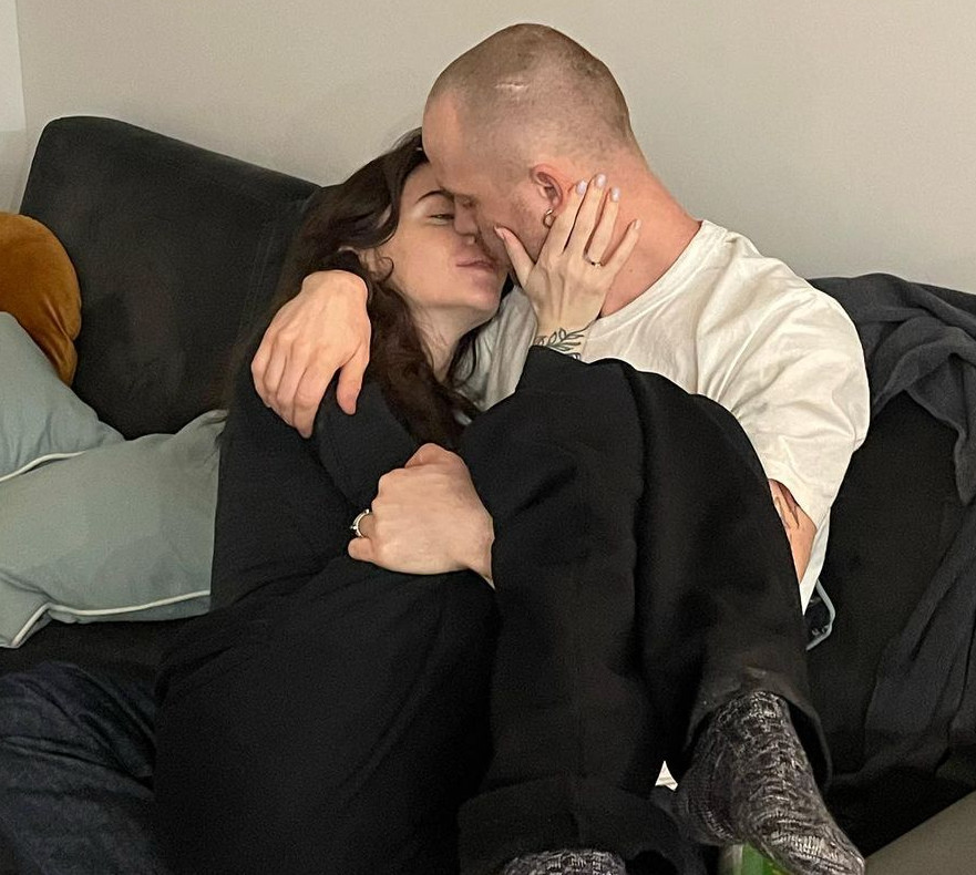 П*зда сусідам: Кацурін показав, що йому на 35-річчя подарувала Дорофєєва. Фото