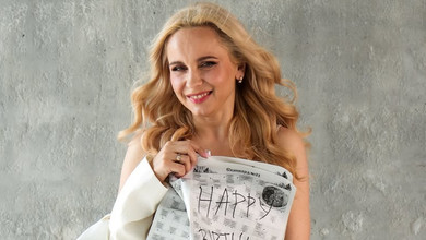 Солодкі 44: Ребрик у мініспідниці влаштувала яскраву зйомку у день свого народження. Фото