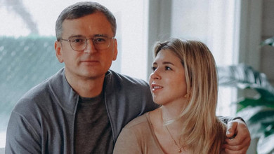 Я щаслива любити: наречена Кулеби в день 42-річчя показалася в декольтованому максі та дала відповідь на всі питання