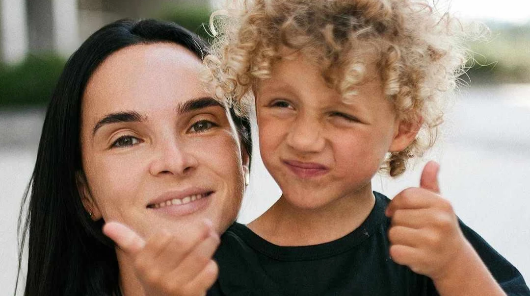 Відірвав люстру і не лише: Мірошниченко перерахувала витівки 4-річного Марселя на орендованих балійських віллах