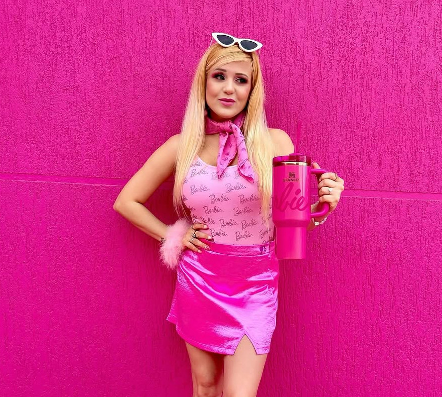 Неон, вирізи та плюш: що ще вийде з моди у 2025?