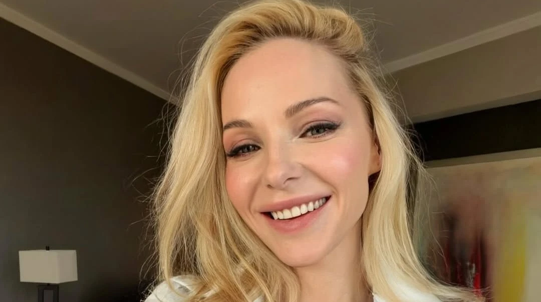 Боже, що я роблю: Трегубова з налобним ліхтарем поринула в екстрим-пригоду. Фото