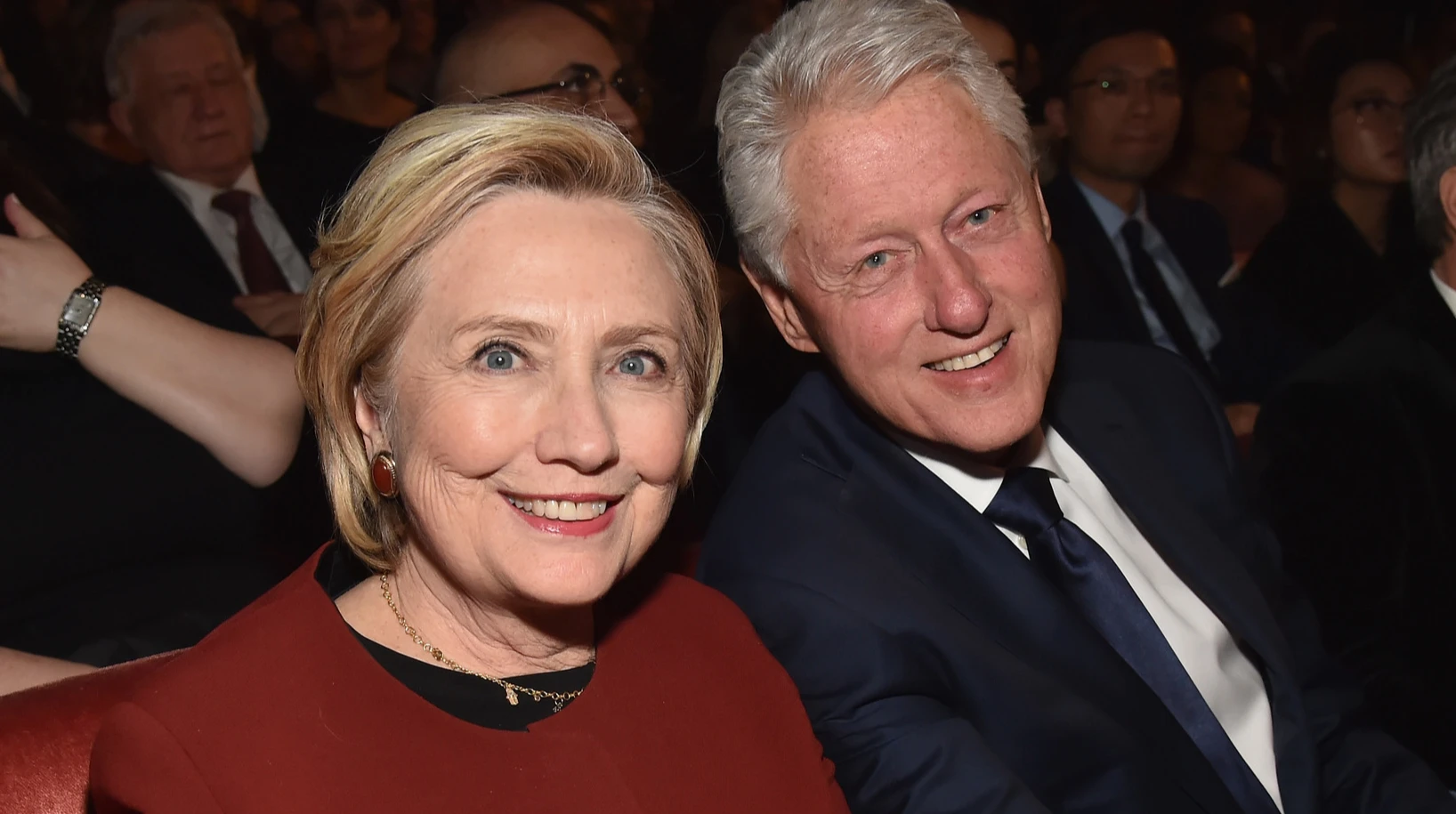 Публічні зради і згадки у файлах Епштейна: історія шлюбу та скандали Білла і Гілларі Клінтонів
