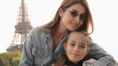Ексдружина Ярославського з молодшою донькою завітала в Париж на Тиждень моди. ФОТО