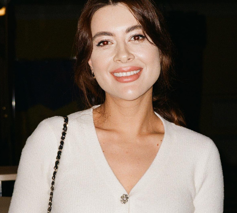 Раміна з невдалим мейком підбила підсумки вдалого розриву з нареченим