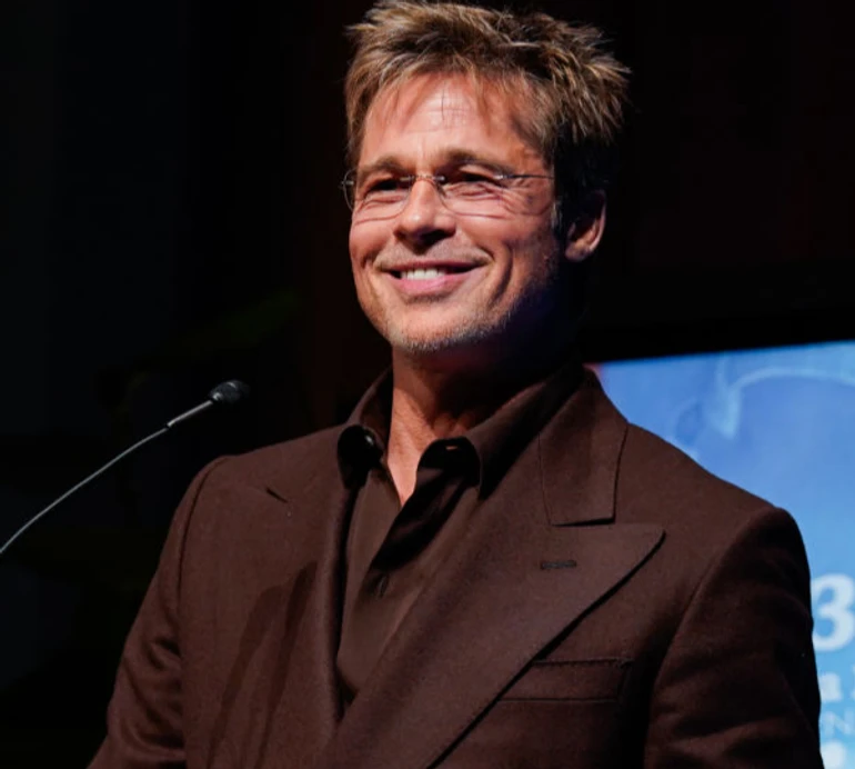 Пітт уперше зʼявився з 33-річною коханою на публічному заході. Фото