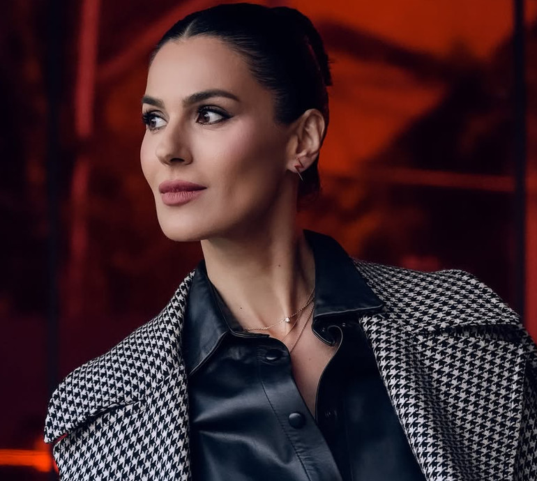 Єфросиніна у свій день народження з букетом від сина подякувала ЗСУ та кармі