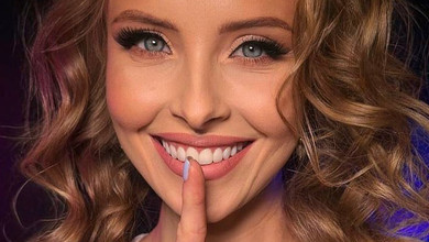 Шоколадний з вишнями: Сагайдачна поділилася нескладним рецептом кексу