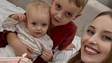 Коли тебе збирають до школи, в яку тобі не треба: Сагайдачна насмішила милим відео з 11-місячною донею та її старшим братом