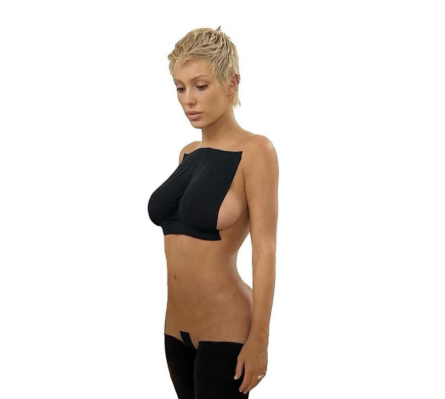 Дружина Каньє Веста засвітила соски в черзі за кебабом у Німеччині. ФОТО