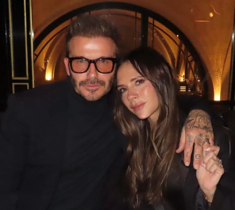 Бекхем показала свій особливий вечір з чоловіком, батьками та дітьми. Фото