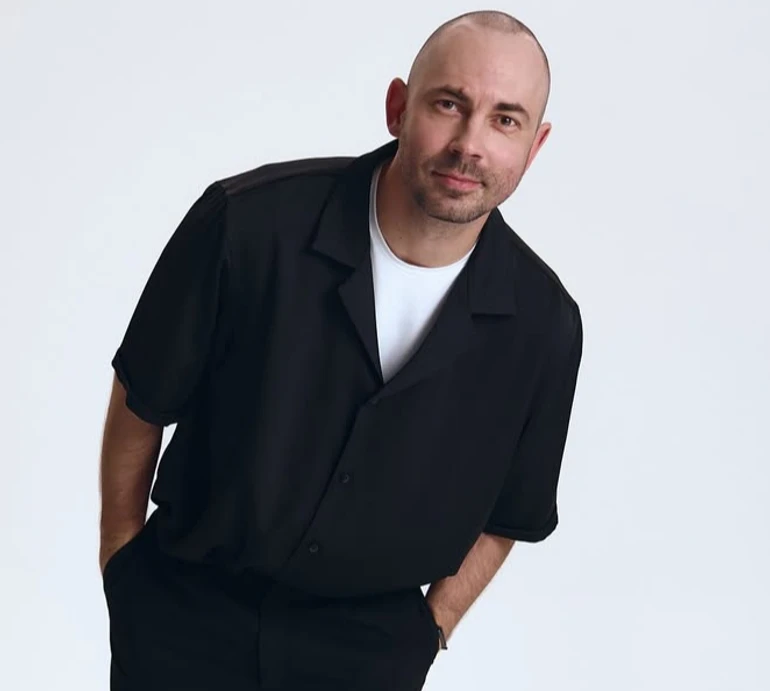 Рідкісна зустріч: Бєдняков показав ніжні обійми з дочкою і сином в Україні. Фото