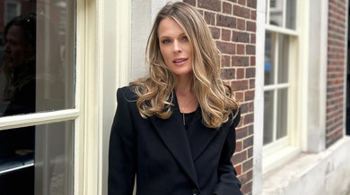 Тільки не на стіл: Фреймут розповіла, як поводитися з сумочкою в ресторані. Відео