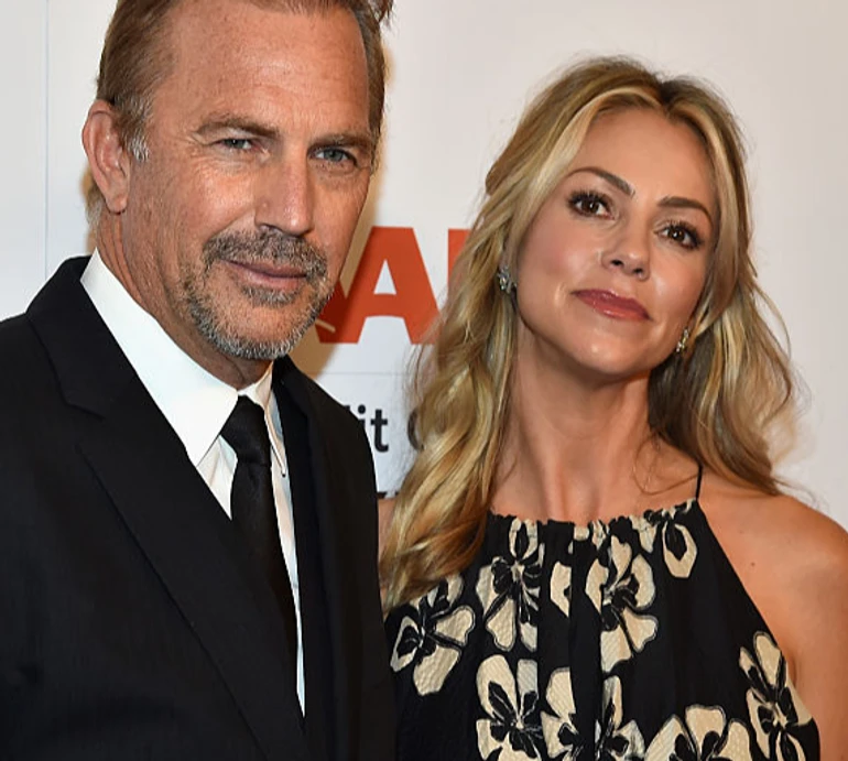 Це було жахіття наяву: інсайдер пояснив, чому ексдружині Костнера довелося поступитися йому в суді щодо грошей