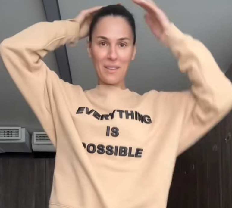 Тиждень без тренувань: Єфросиніна у топіку та лосинах пожалілася на мало об'єму. Фото